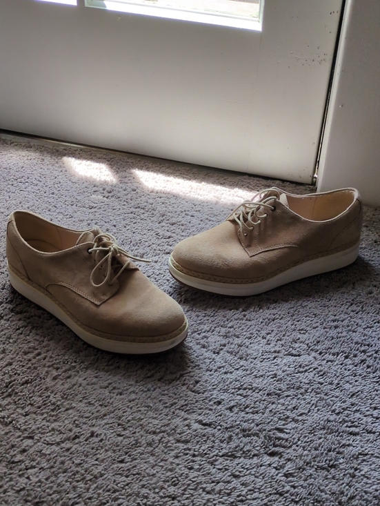 Clarks Shoes - Clarks artisan pink suede lace Oxfords, size 8